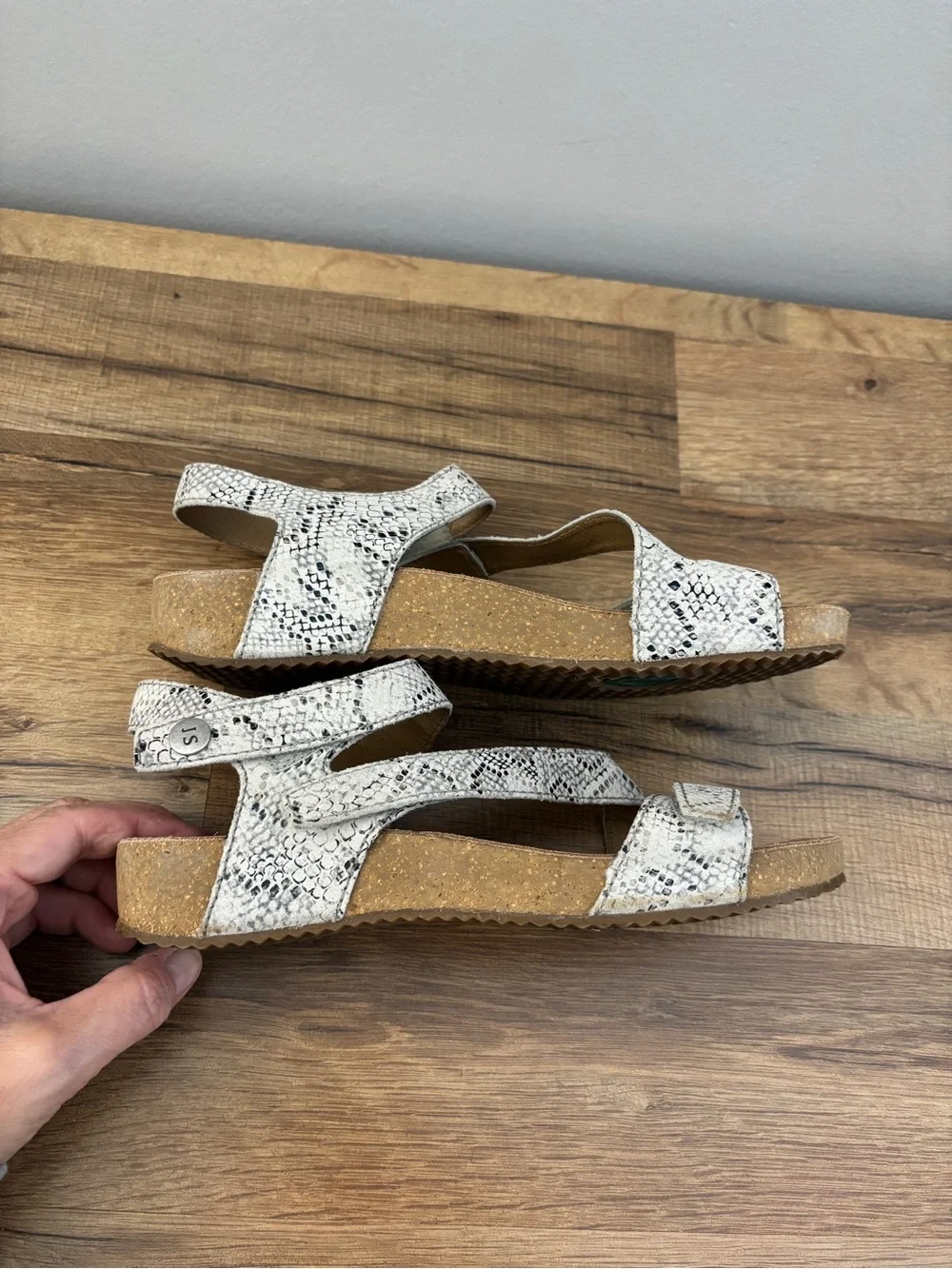 Josef Seibel Tonga 25 Ankle Strap Snakeskin Print Sandals - Picture 6 of 7